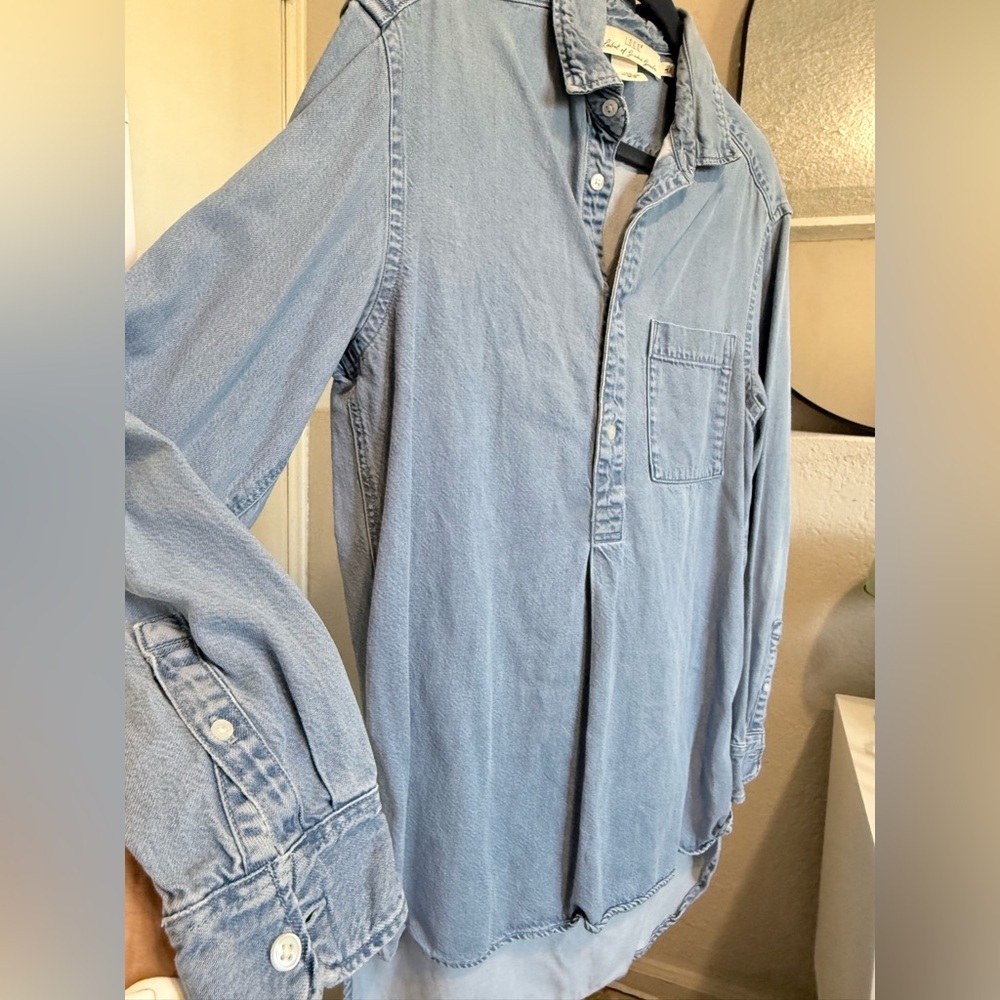 H&M Light Blue Casual Button Down Shirt Size Small - Picture 4 of 12